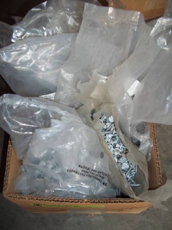 lot 350 image: Colored Pole Barn Screws