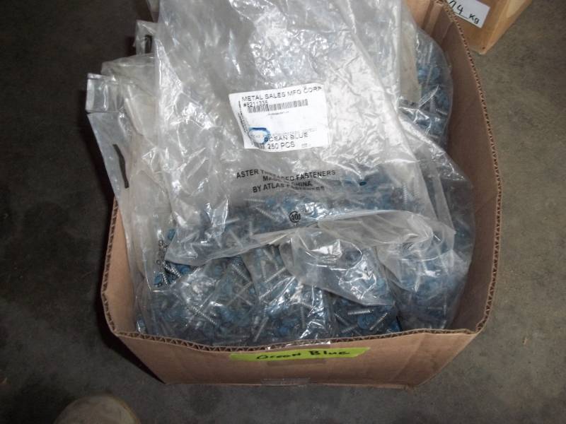 lot 353 image: Colored Pole Barn Screws