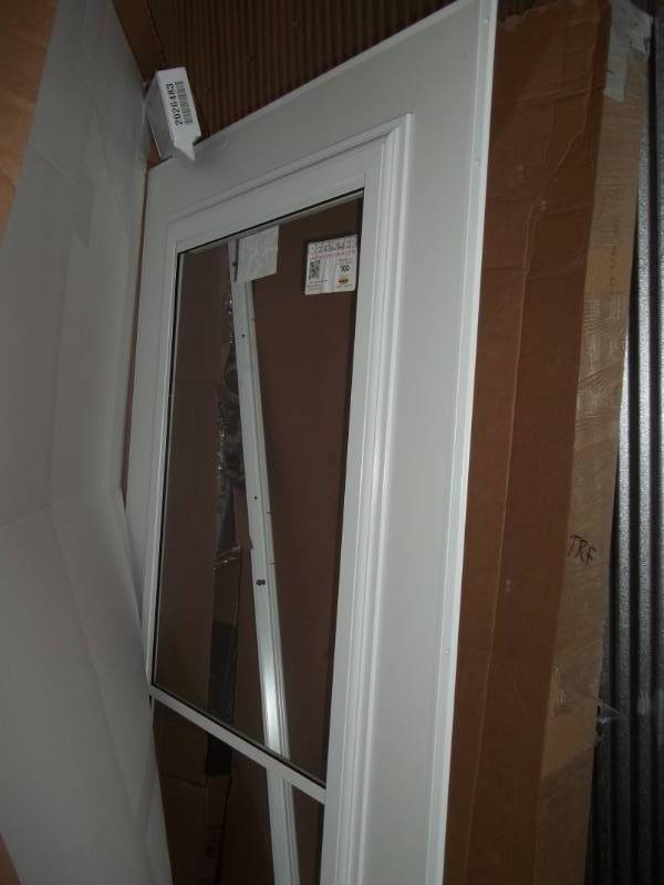 lot 364 image: Storm Door