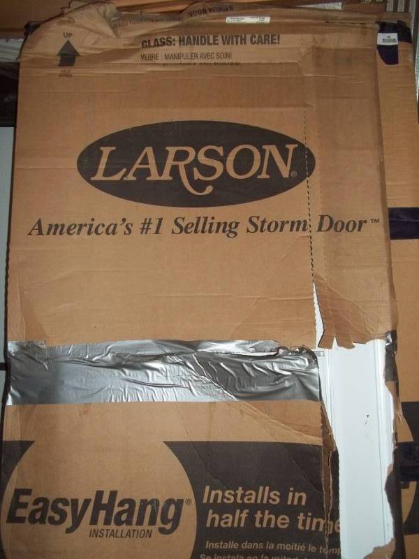 lot 370 image: Storm Door