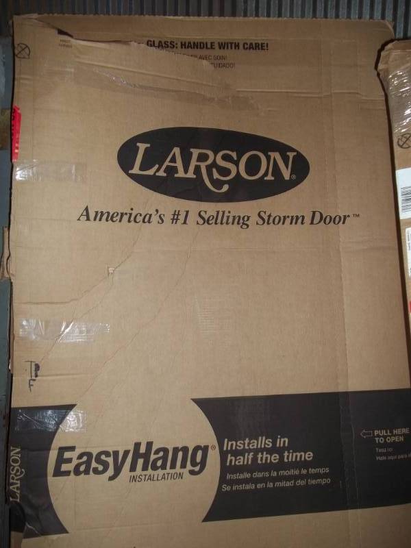 lot 372 image: Storm Door
