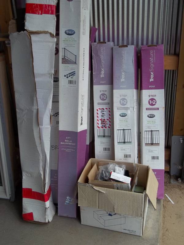 lot 401 image: Assorted Trex Deck Pieces