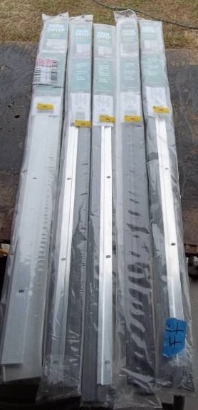 lot 424 image: Door Sweeps