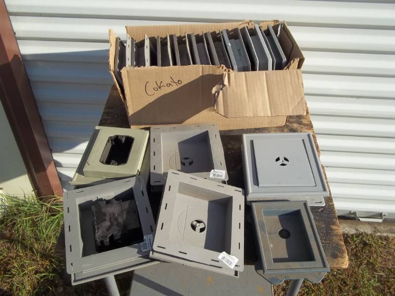 lot 475 image: Vinyl Siding Electrical Mounts