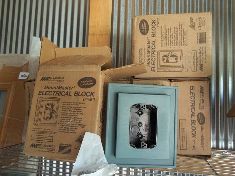 lot 476 image: Vinyl Siding Electrical Mounts