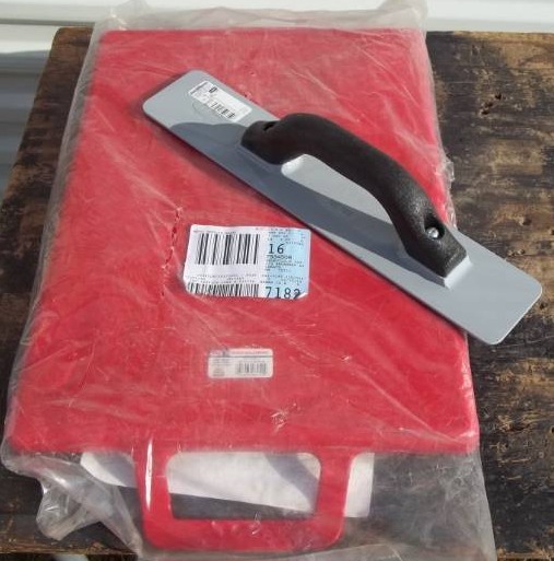 lot 480 image: Kneeler Board and Magnesium Float