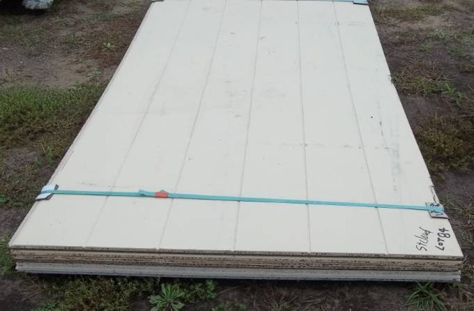 lot 84 image: Siding Panels