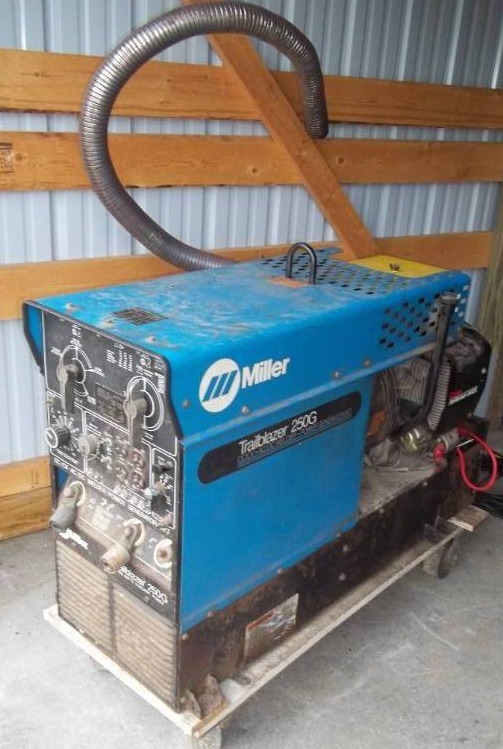 lot 496 image: Welder and Accessories