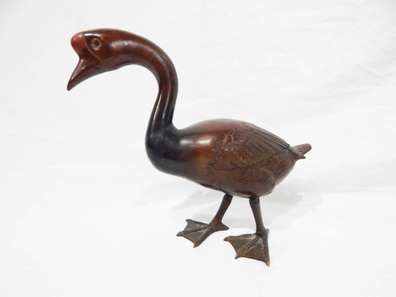 lot 29 image: Set of Large Vintage Bronze Ducks