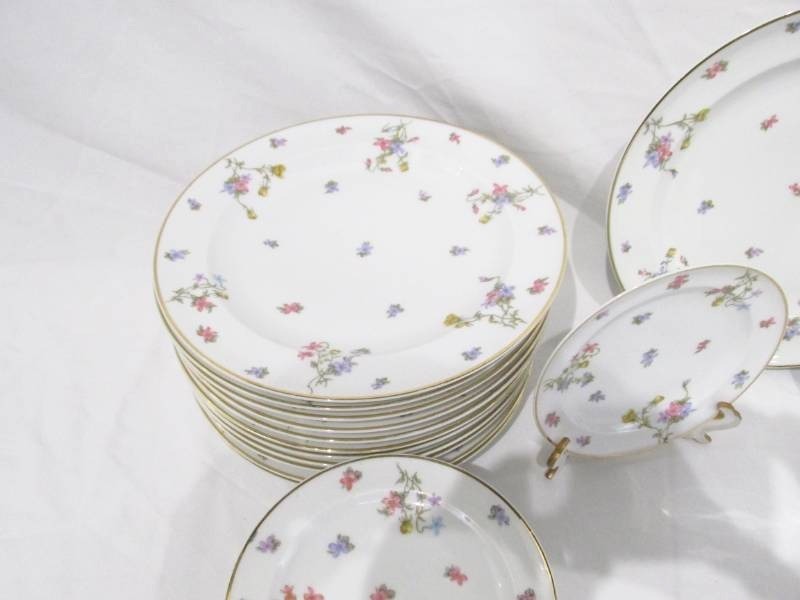 lot 35 image: Set of Vintage A. Lanternier and Co. Limoges France China Plates
