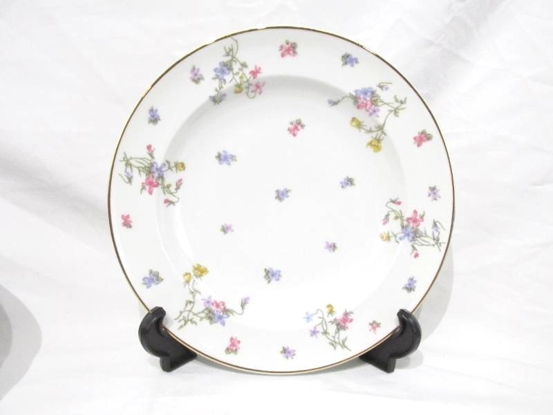 lot 36 image: Set of Vintage A. Lanternier and Co. Limoges France Bowls