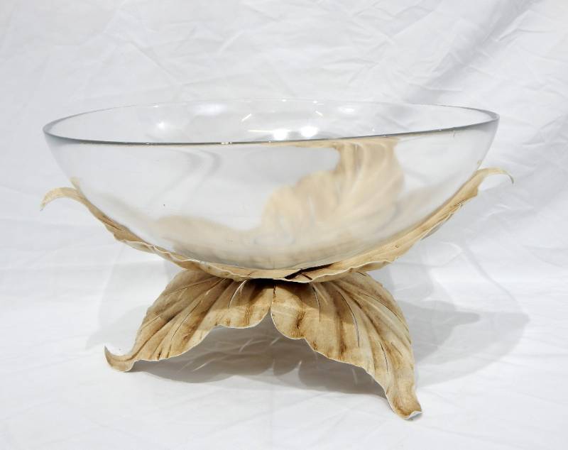 lot 53 image: Large Vintage Metal Leaf Base With Glass Bowl