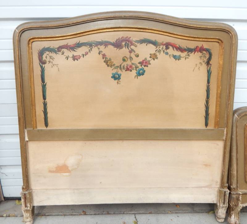 lot 7 image: Antique 19th Century French Hand Painted Chinoiserie Twin Bed