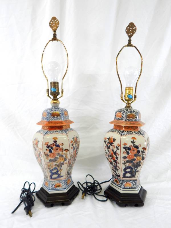 lot 64 image: Vintage Ornate Ceramic Oriental Lamps