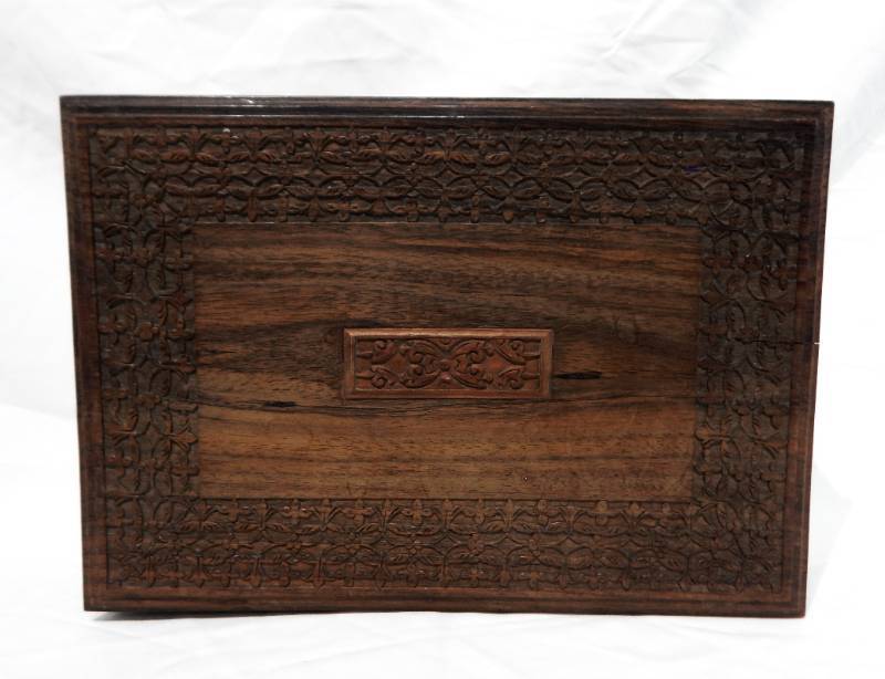 lot 65 image: Vintage Carved Wood Decorative Storage Box