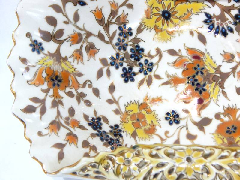 lot 74 image: Antique Decorative Bowl With Curled Sides