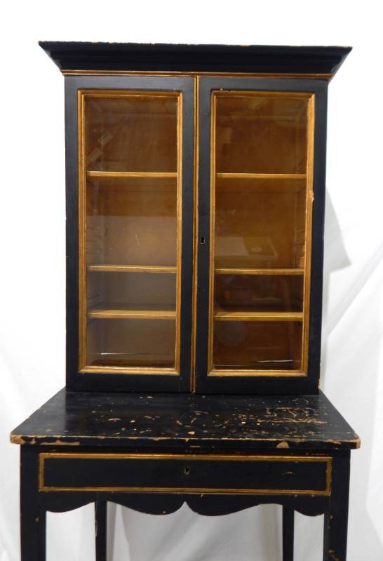lot 5 image: Antique 19th Century English Black Regency Table With Bookcase