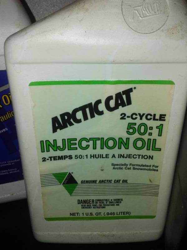 lot 220 image: Oil variety - Polaris, Arctic Cat, ATV and more.