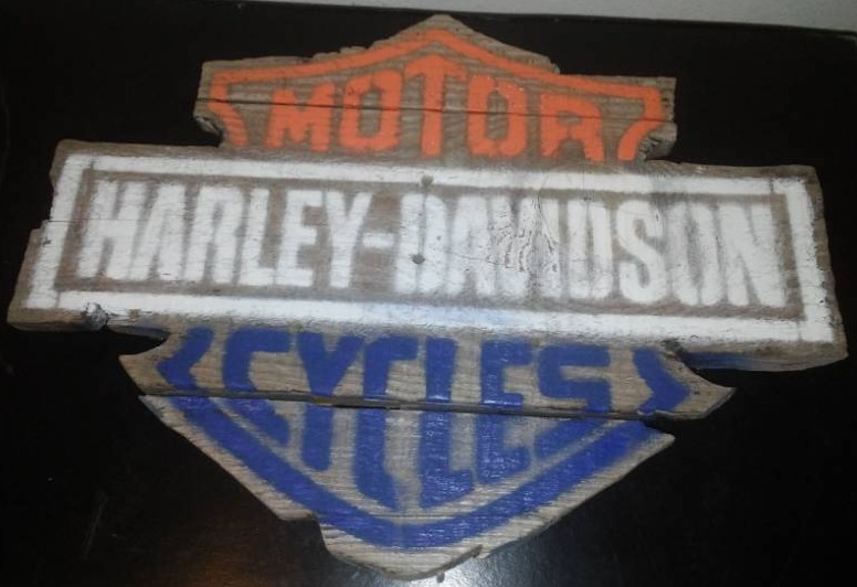 lot 222 image: Harley Davidson motorcycle wood sign