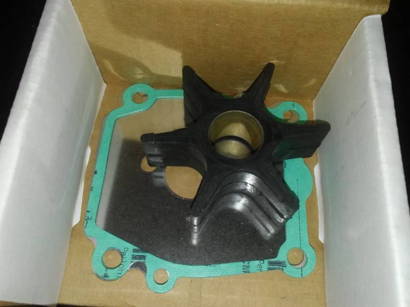 lot 234 image: Water pump kit - Suzuki