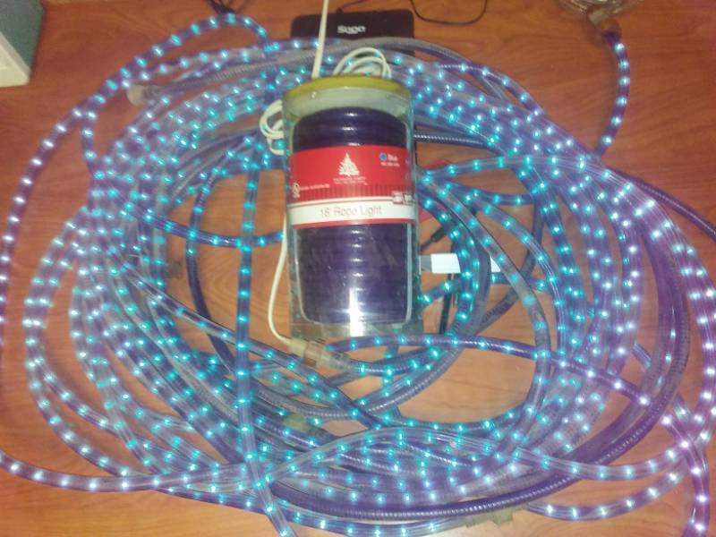 lot 248 image: Blue rope light new and used - all work.