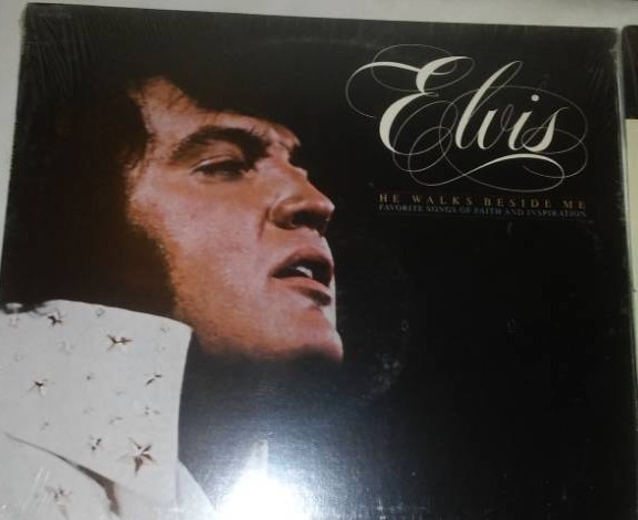 lot 272 image: Two Elvis albums - sealed.