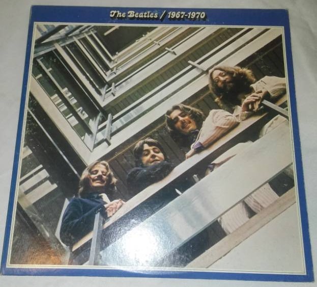 lot 301 image: The Beatles 1967 - 1970 The Blue Album.