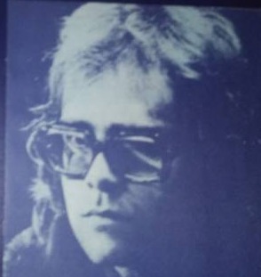 lot 310 image: 5 Elton John albums.