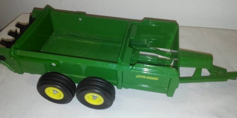 lot 341 image: John Deere Manure Spreader diecast, great condition