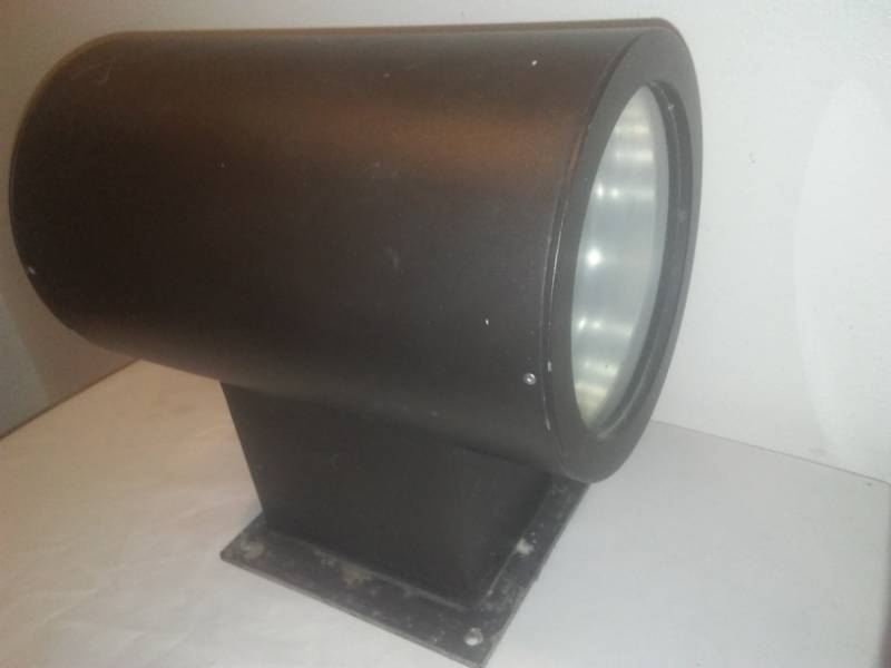 lot 351 image: Heavy duty metal two-way light