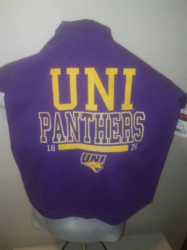 lot 360 image: 2 UNI Panthers t-shirts kids small.