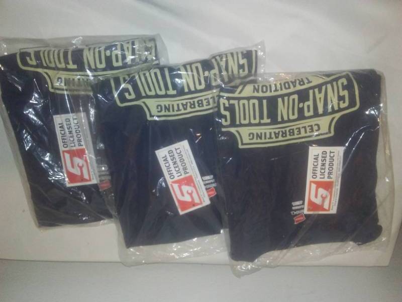 lot 362 image: 3 Snap On tool t-shirts XL.