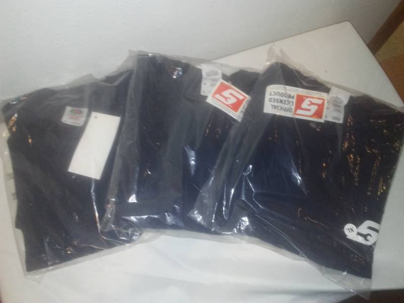 lot 363 image: 3 Snap-on tool t-shirts XL