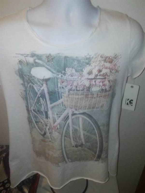 lot 366 image: New Katia fashion womens t-shirt made in Italy and more