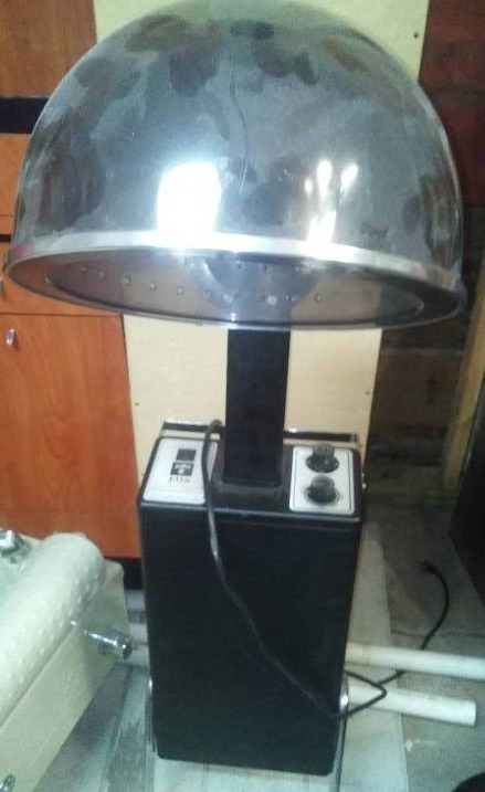 lot 19 image: Portable Hair Dryer on rolling stand.