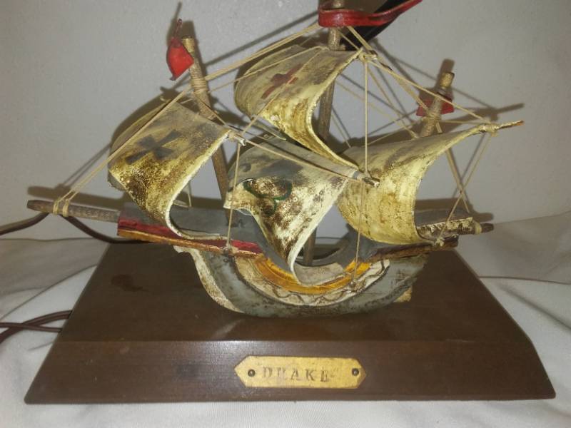 lot 2 image: Vintage lamps Drake ship.