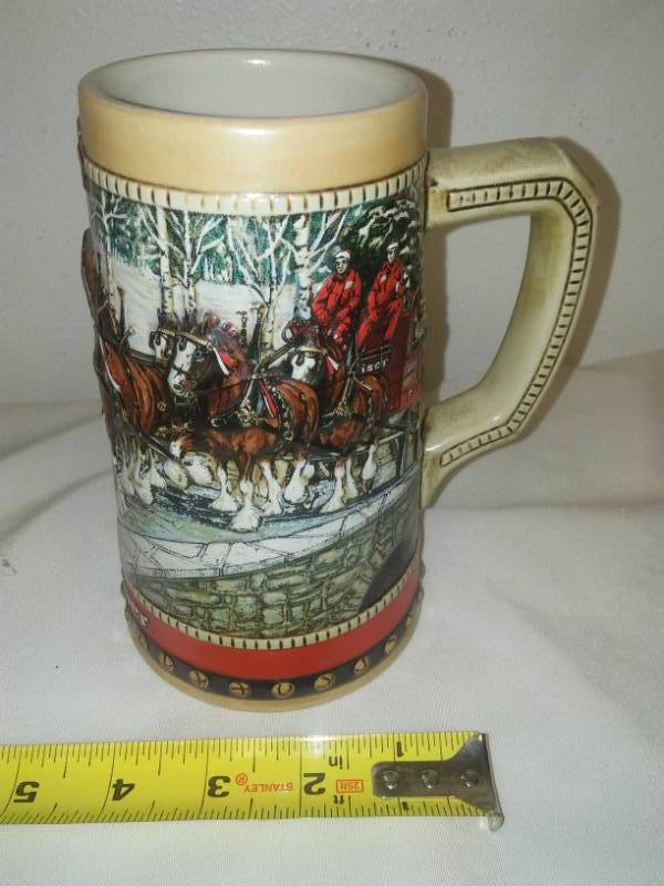 lot 5 image: 1988 Budweiser Clydesdale mug - Anheuser-Busch.