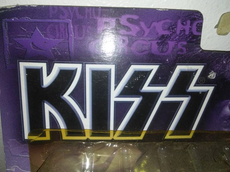lot 8 image: NOS KISS psycho circus figures