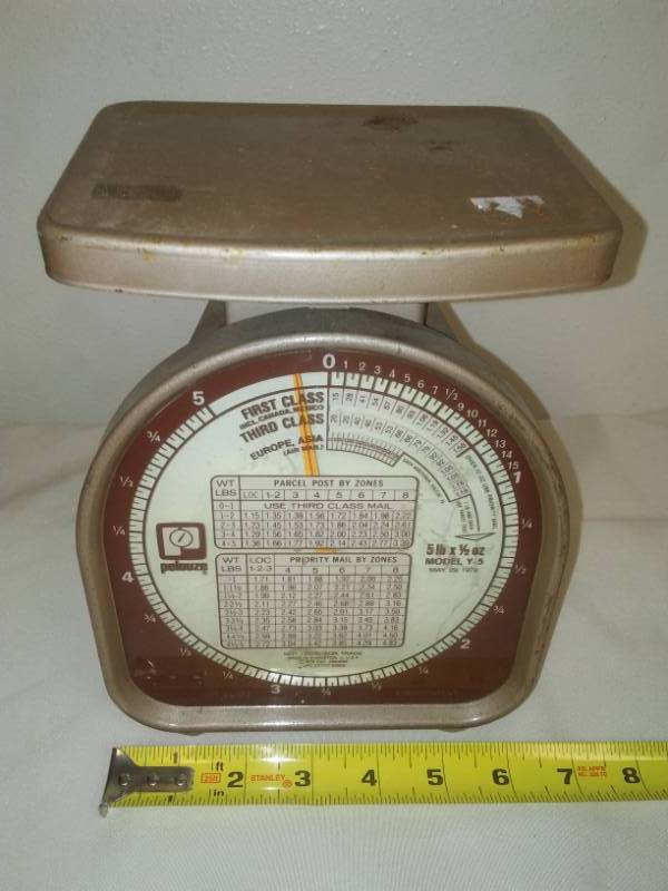 lot 9 image: PeLouze vintage postal scale