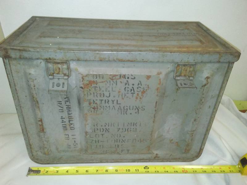 lot 11 image: Ammo box, latches - nice.
