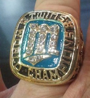 lot 123 image: MN Twins World Series 1987 Ring, Size 11.