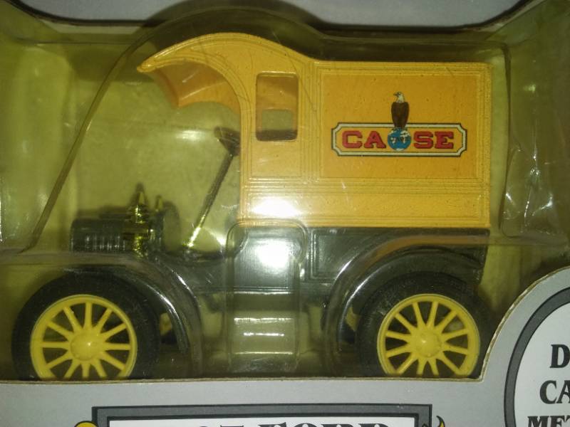 lot 31 image: 1905 Ford delivery truck Bank - new in box.