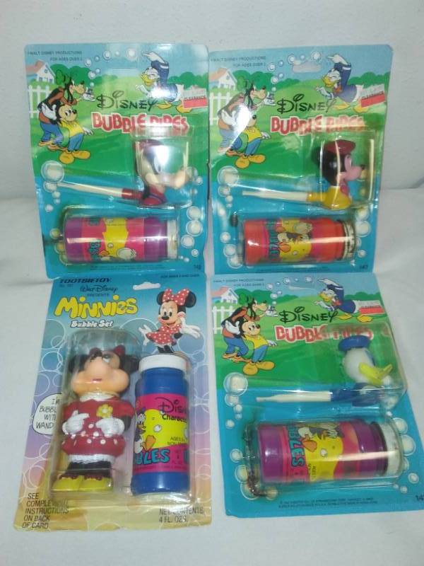 lot 51 image: 4 - Disney Minnie, Mickey, Donald, Goofy bubble pipes