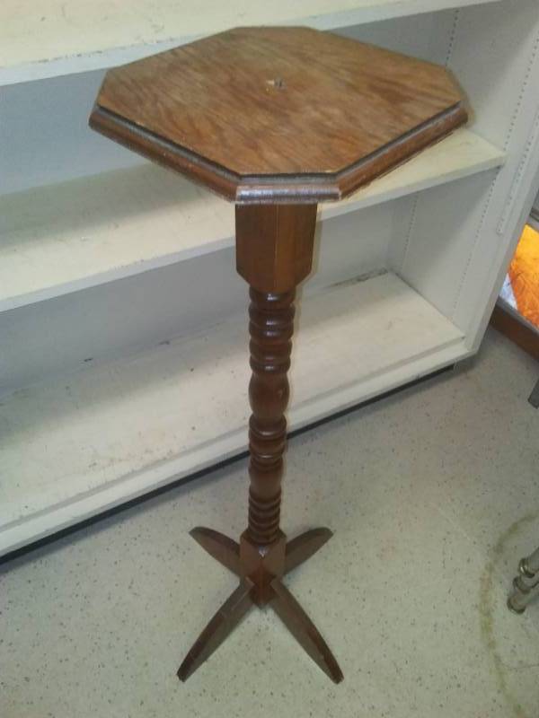 lot 72 image: Oak plant stand