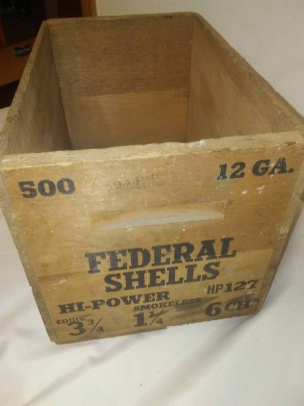 lot 76 image: Vintage Federal shells 12-gauge 500 Wood Crate