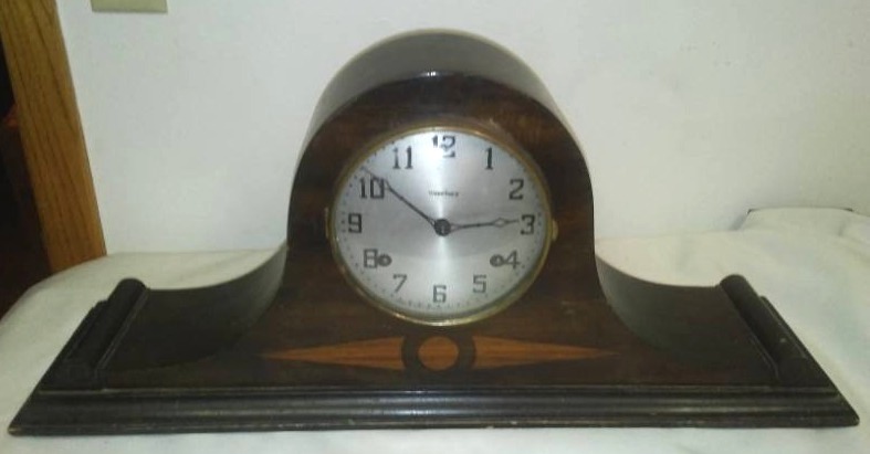 lot 79 image: Waterbury Mantel Clock Exquisite