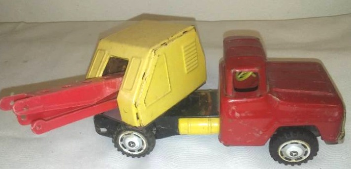 lot 99 image: Crane truck Japan rare 7. 25 