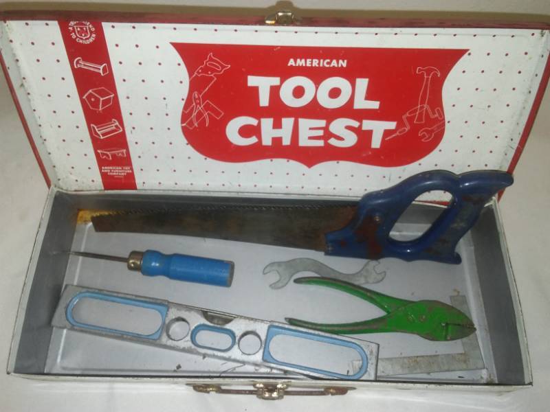 lot 104 image: Junior Carpenter American Tool Chest  Vintage.