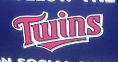 lot 106 image: Minnesota Twins Bobblehead Girl, Schweigert.