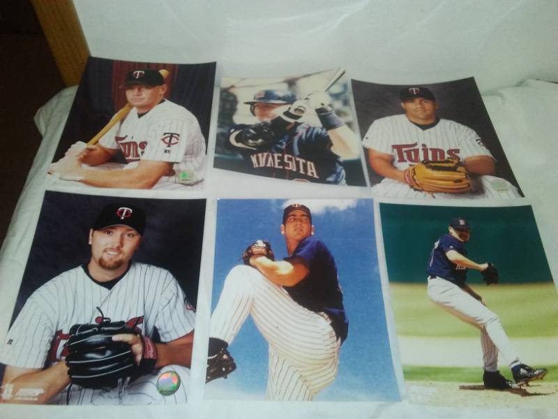 lot 109 image: 6 Minnesota Twins 8x10 photos